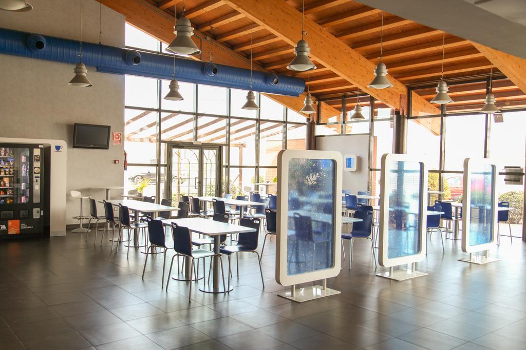 Ibis Budget Madrid Alcala De Henares La Dehesa Екстериор снимка